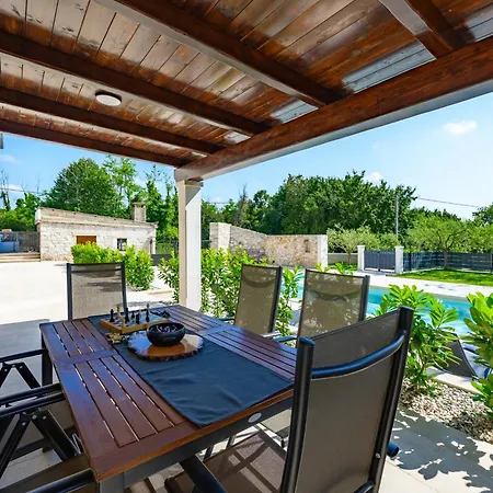 San Rocco Villa Tinjan